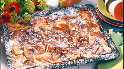 Apfel-Hefekuchen Rezept - Foto: LECKER @ Bauer Media Group