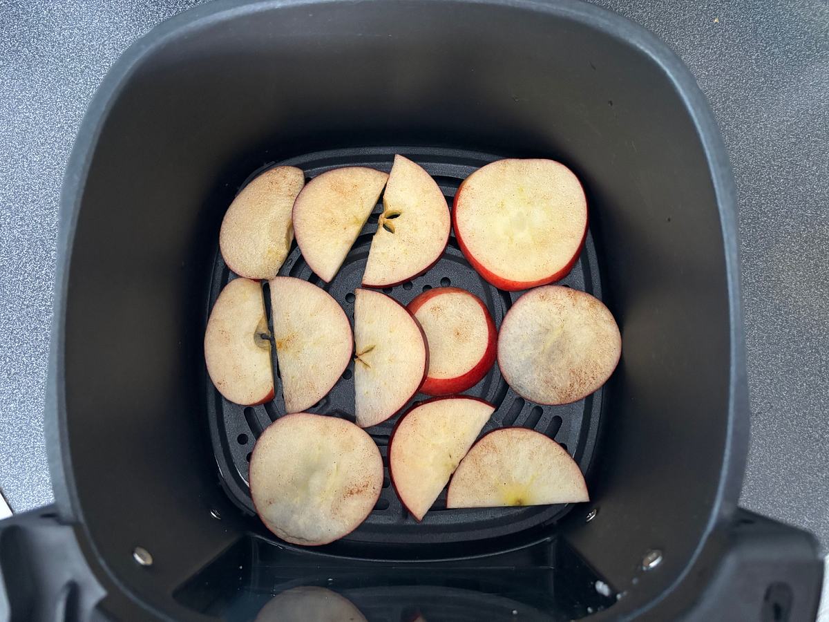 Apfelschnitze im Airfryer