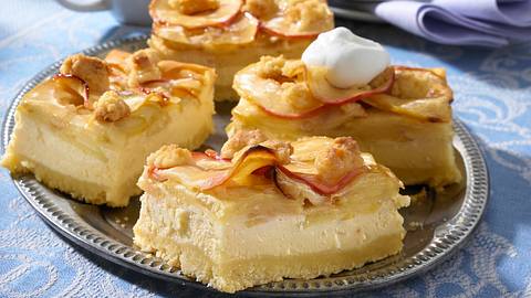 Apfel-Käsekuchen vom Blech Rezept - Foto: House of Food / Bauer Food Experts KG