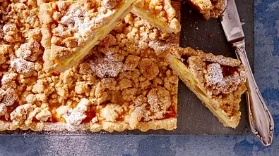 Apfel-Käsetarte mit Zimtstreuseln Rezept - Foto: LECKER @ Bauer Media Group