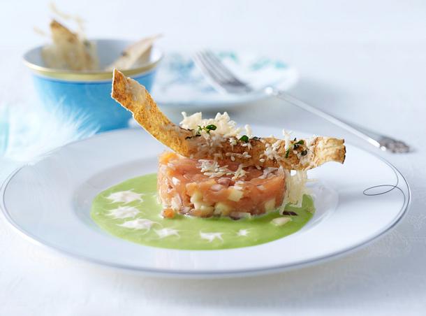 Apfel-Lachs-Tatar auf Wasabispiegel Rezept Apfel-Lachs-Tatar auf Wasabispiegel Rezept