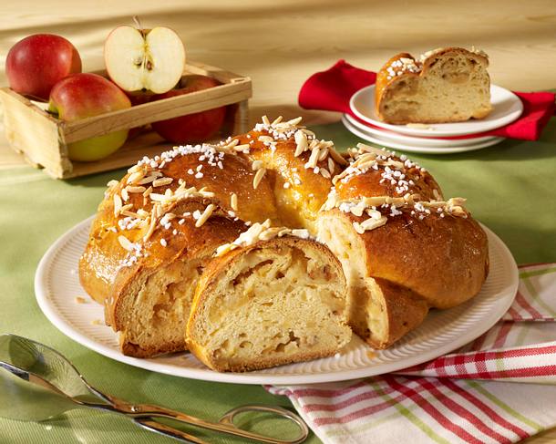 Apfel-Marzipan-Kranz Rezept Apfel-Marzipan-Kranz Rezept
