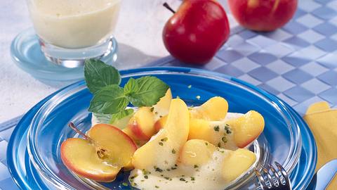 Apfel mit Weinschaumsoße Rezept - Foto: Maass