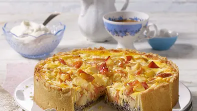Apfel-Mohnkuchen mit Schmandguss Rezept - Foto: LECKER @ Bauer Media Group