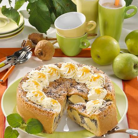 Apfel-Mohntorte mit Biskuitguss Rezept
