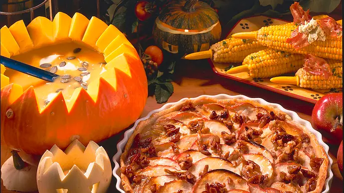 Apfel-Pie mit Pecannüssen Rezept - Foto: LECKER @ Bauer Media Group