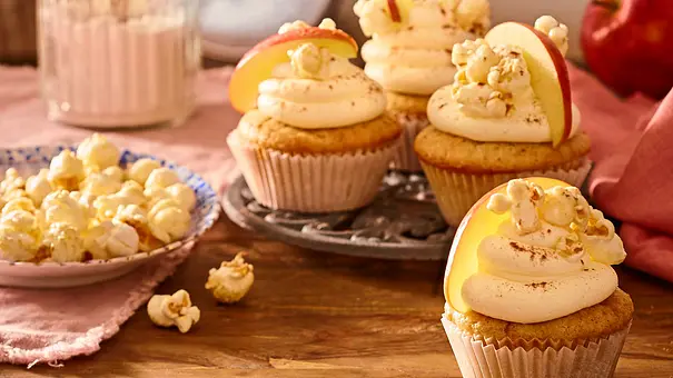 Apfel-Popcorn-Cupcakes Rezept - Foto: LECKER @ Bauer Media Group Apfel-Popcorn-Cupcakes Rezept - Foto: LECKER @ Bauer Media Group