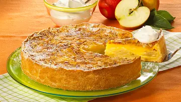 Apfel-Pudding-Kuchen Rezept - Foto: LECKER @ Bauer Media Group Apfel-Pudding-Kuchen Rezept - Foto: LECKER @ Bauer Media Group