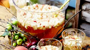 Apfel-Quitten-Bowle Rezept - Foto: LECKER @ Bauer Media Group