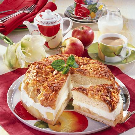 Apfel-Sahne-Bienenstich Rezept