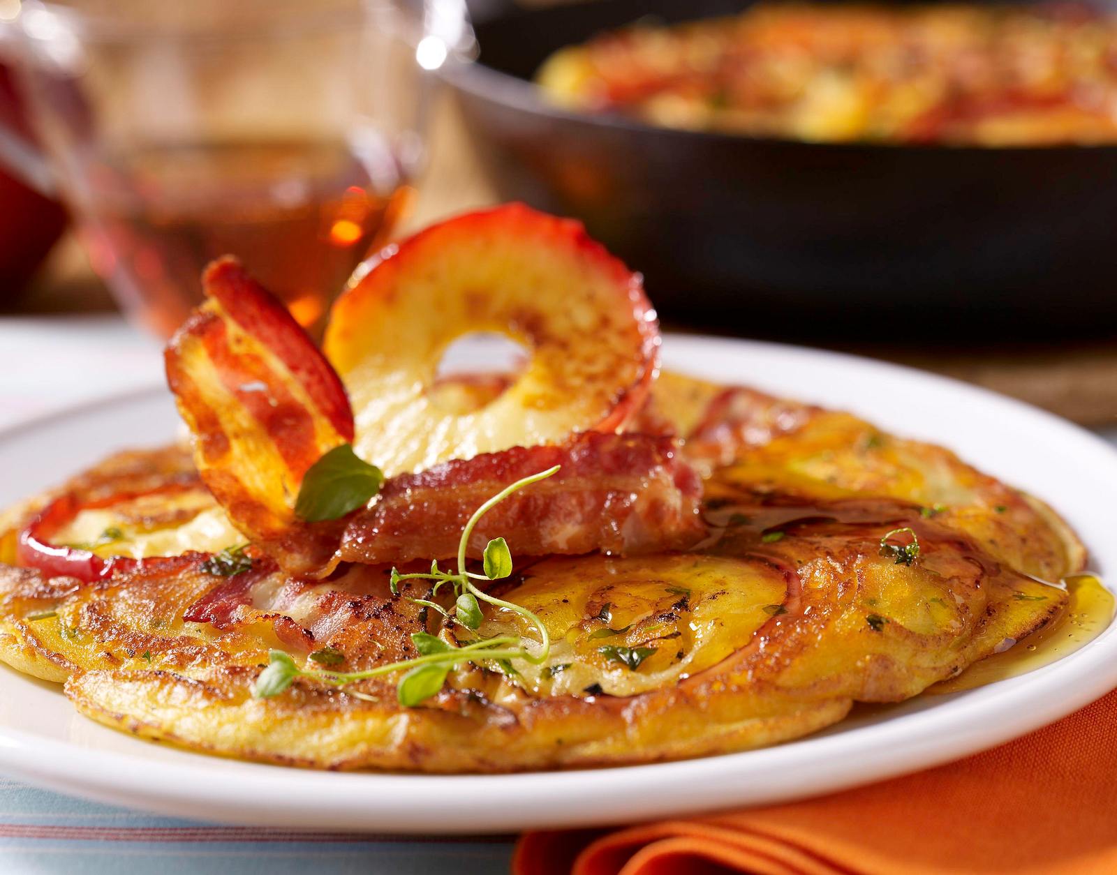 Apfel-Speck-Pfannkuchen Rezept | LECKER Apfel-Speck-Pfannkuchen Rezept | LECKER