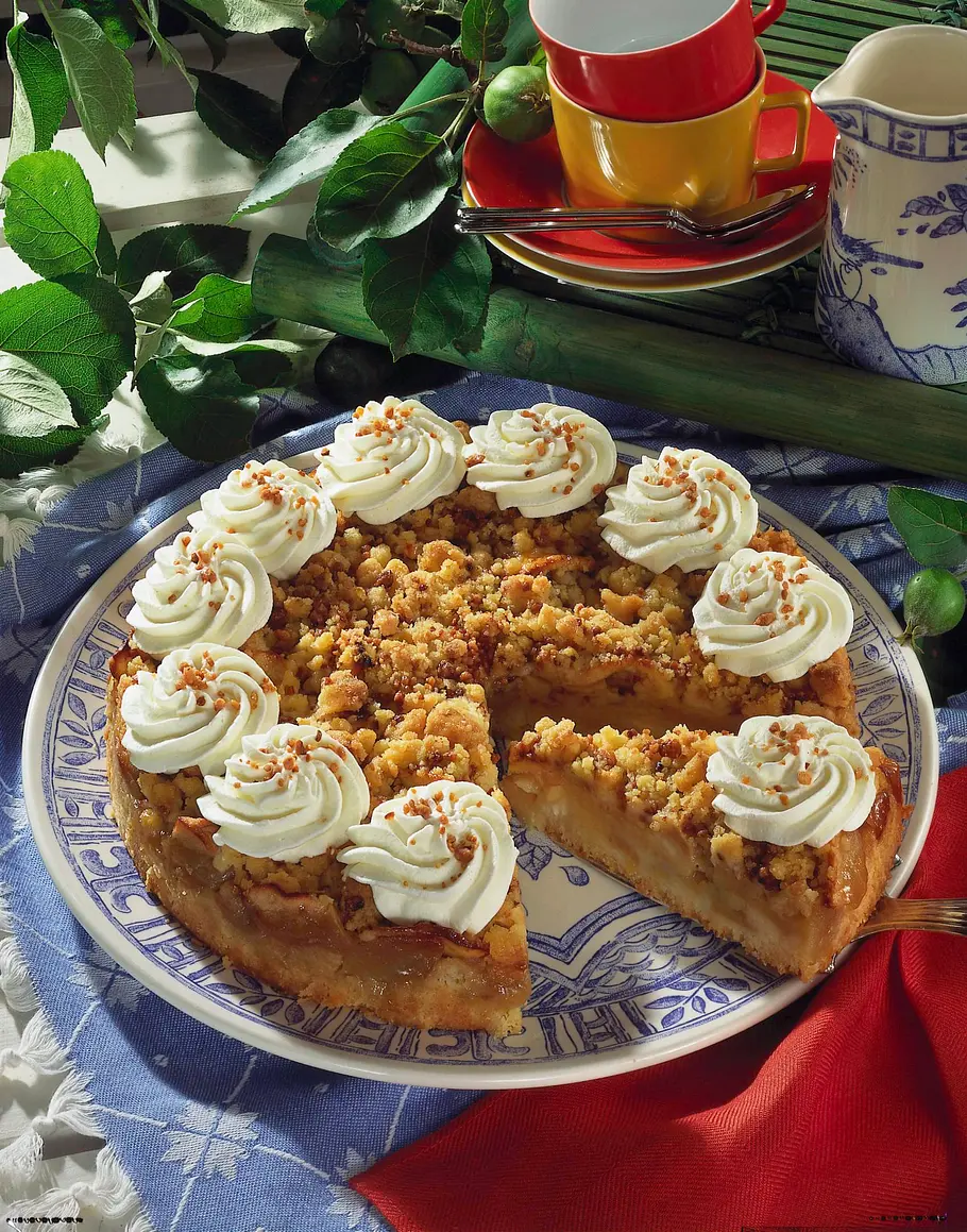Apfel-Streuselkuchen mit Krokant Rezept Apfel-Streuselkuchen mit Krokant Rezept