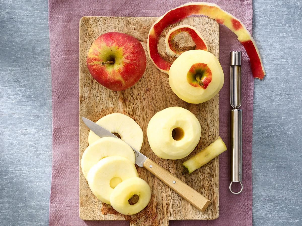 Sollte ich den Apfel lieber mit oder ohne Schale essen? Geschälte Äpfel