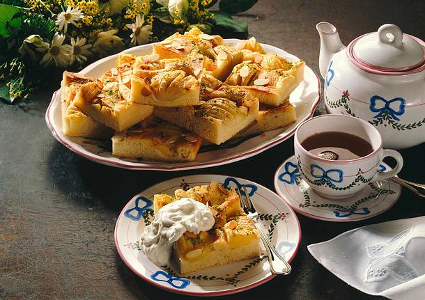 Apfelbutterkuchen vom Blech Rezept Apfelbutterkuchen vom Blech Rezept
