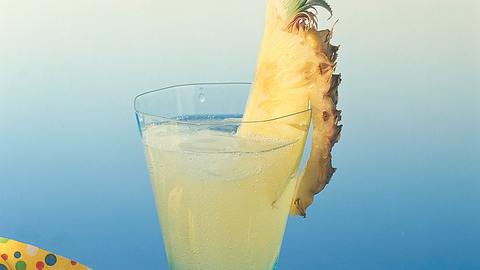 Apfelkorn-Grapefruit-Drink Rezept - Foto: House of Food / Bauer Food Experts KG