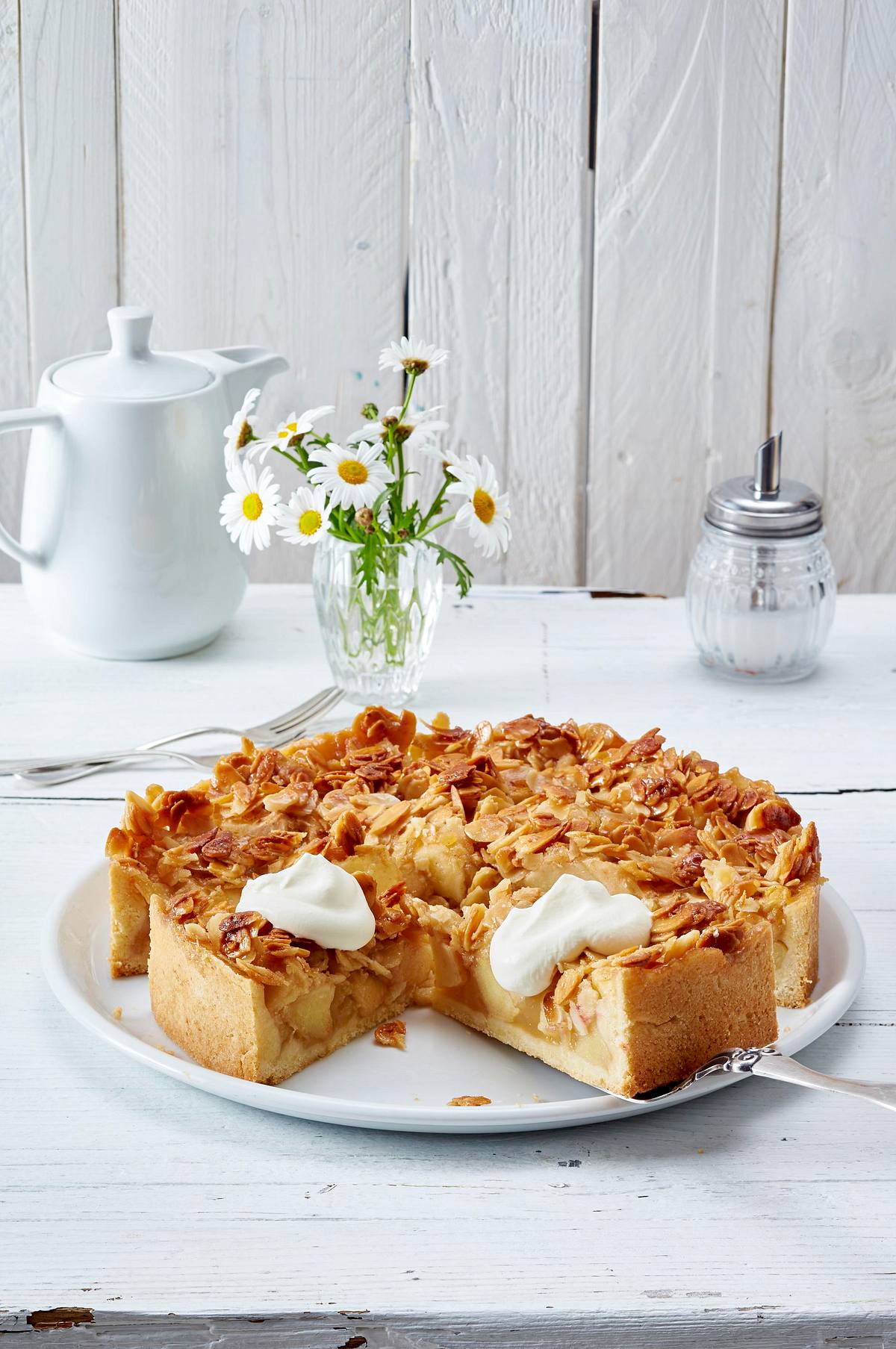 Apfelkuchen mit Bienenstichdecke Rezept