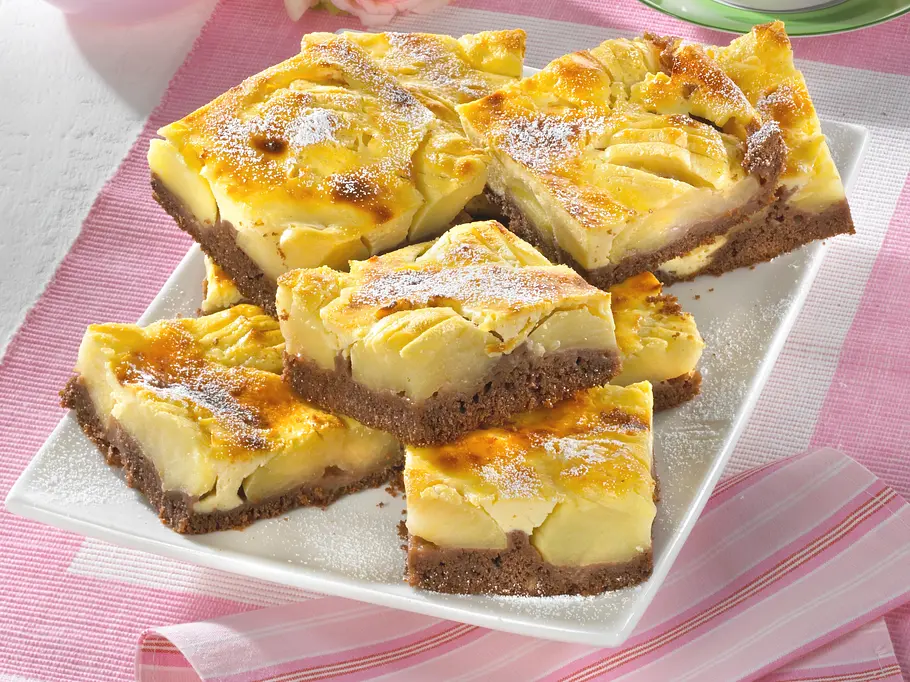 Apfelkuchen mit Mascarpone-Guss Rezept Apfelkuchen mit Mascarpone-Guss Rezept