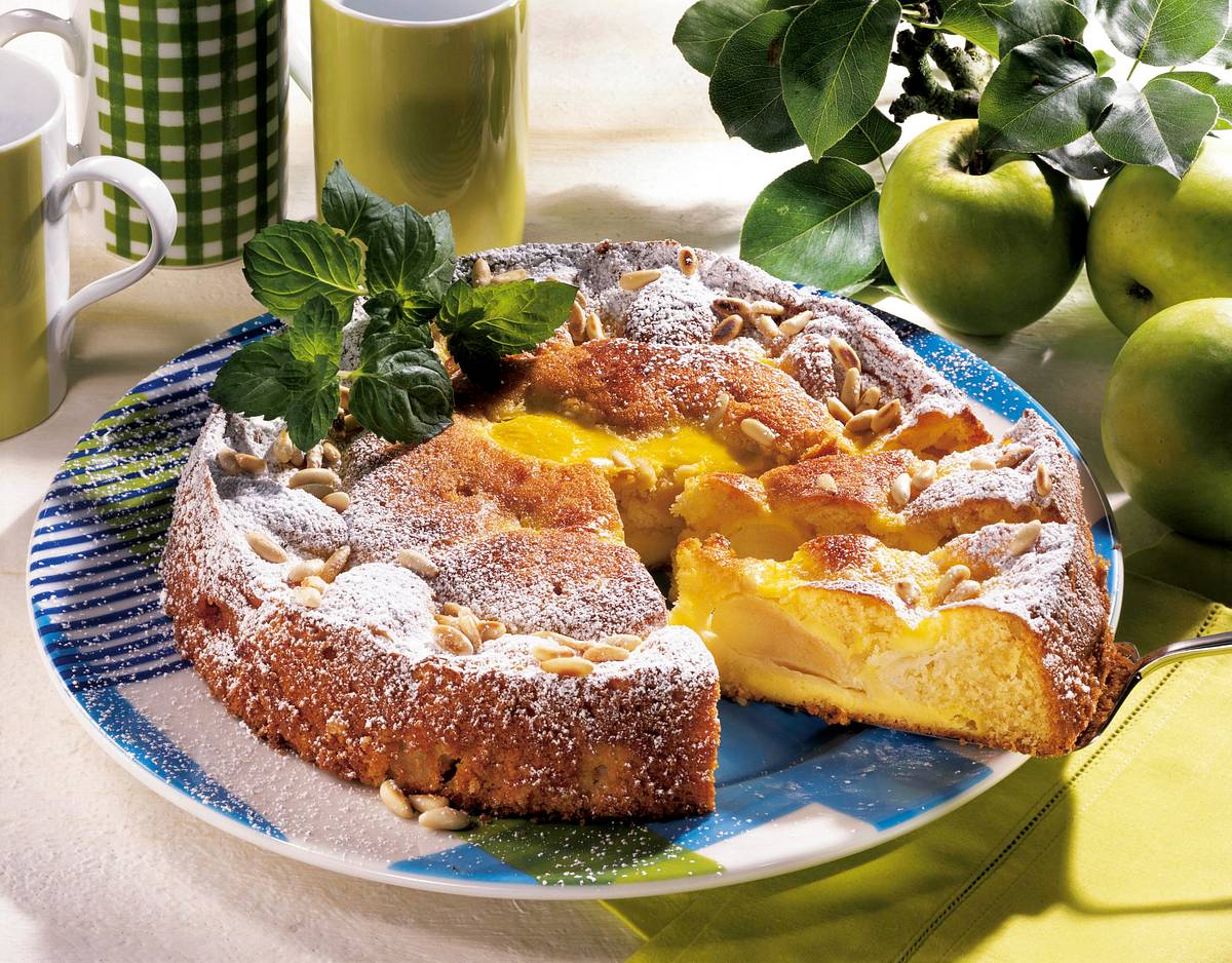 Apfelkuchen mit Pinienkernen Rezept