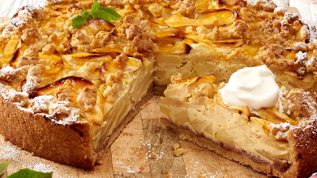 Apfelkuchen mit Schmand Rezept - Foto: LECKER @ Bauer Media Group Apfelkuchen mit Schmand Rezept - Foto: LECKER @ Bauer Media Group