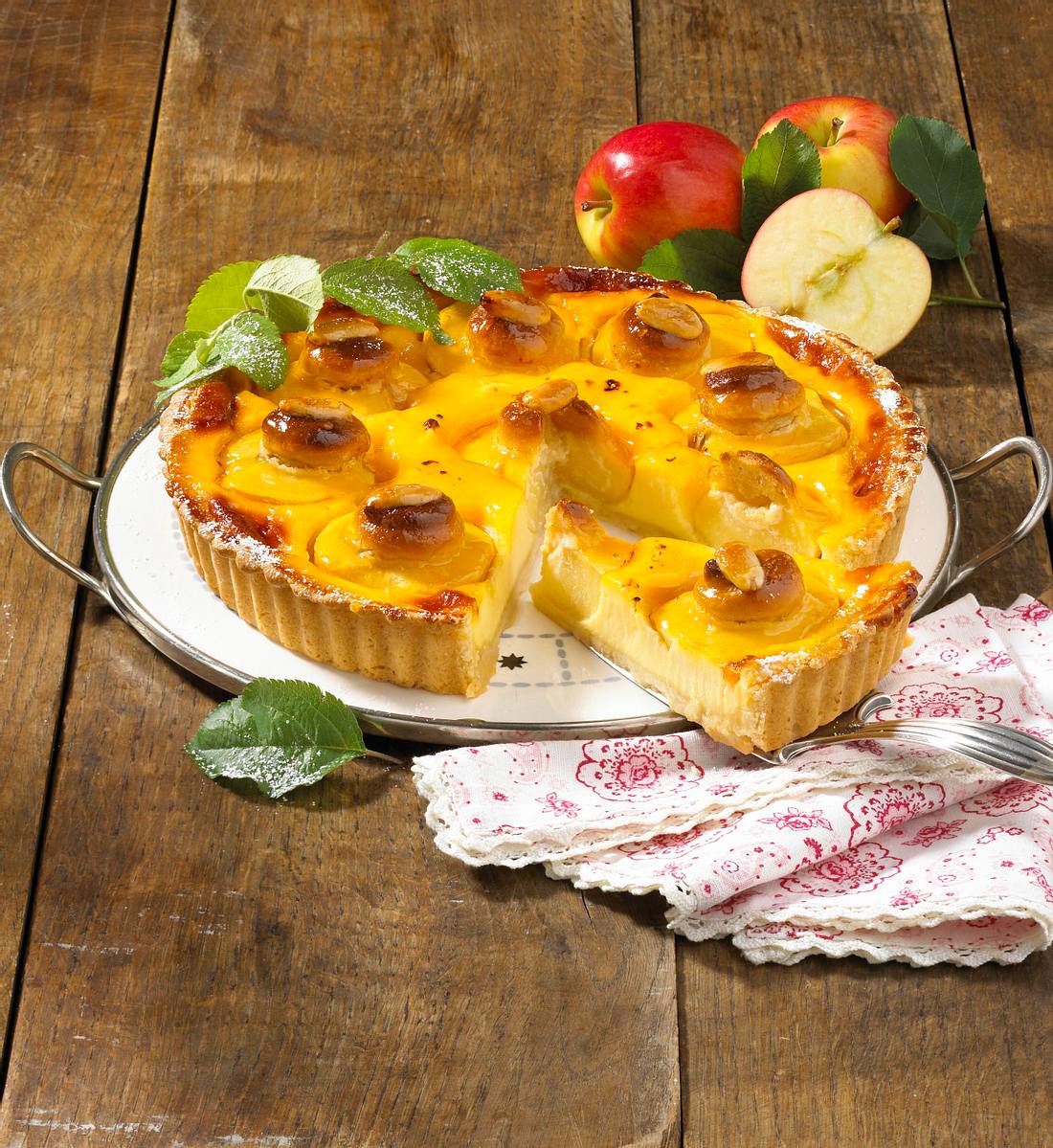 Apfelkuchen mit Schmandguss Rezept | LECKER