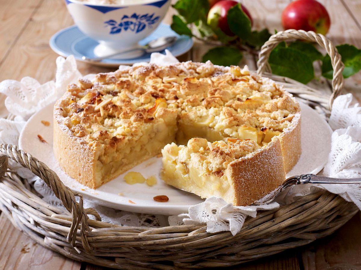 Apfelkuchen mit Streusel aus der Springform