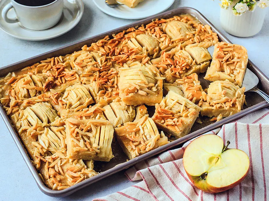 Saftiger Apfelkuchen vom Blech Saftiger Apfelkuchen vom Blech