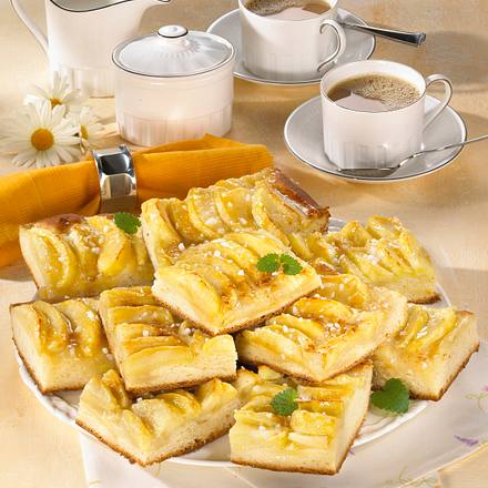 Apfelkuchen vom Blech Rezept Apfelkuchen vom Blech Rezept