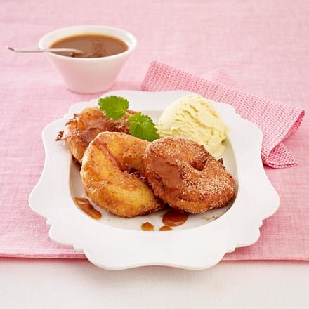 Apfelküchlein mit Eis Rezept