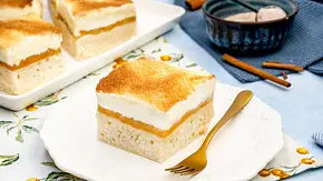 Apfelmus-Schmand-Kuchen Rezept - Foto: ShowHeroes für LECKER @ Bauer Media Group