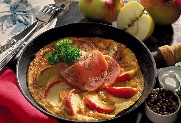 Apfelpfannkuchen mit Schinken Rezept