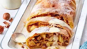 Apfelstrudel mit Lemoncurd-Kür Rezept - Foto: LECKER @ Bauer Media Group Apfelstrudel mit Lemoncurd-Kür Rezept - Foto: LECKER @ Bauer Media Group