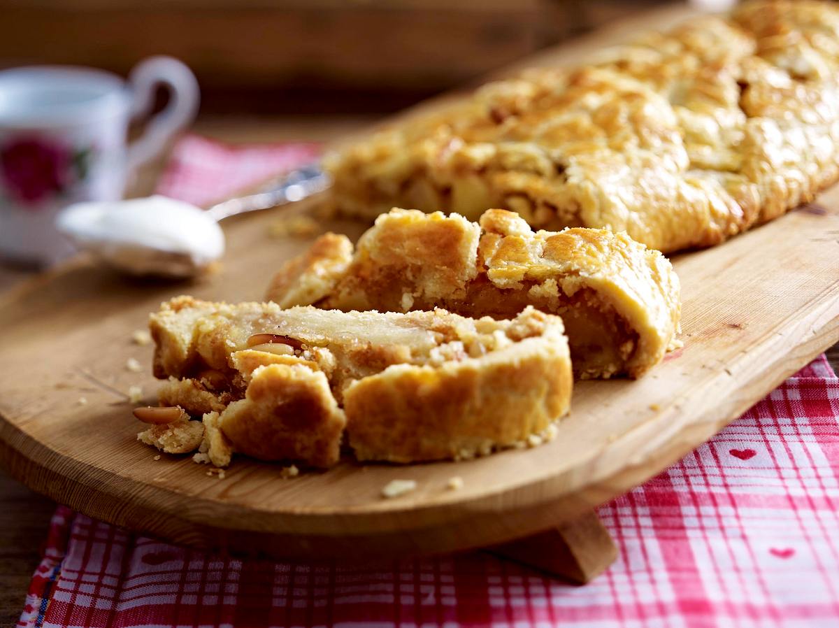 Apfelstrudel nach Südtiroler Originalrezept vom Waldharthof Rezept