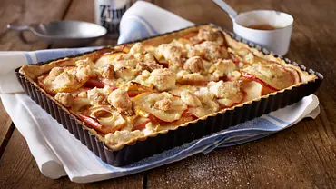 Apfeltarte mit Butter-Zimt-Streuseln Rezept - Foto: LECKER @ Bauer Media Group Apfeltarte mit Butter-Zimt-Streuseln Rezept - Foto: LECKER @ Bauer Media Group