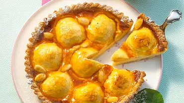 Apfeltarte mit Marzipanguss Rezept - Foto: LECKER @ Bauer Media Group Apfeltarte mit Marzipanguss Rezept - Foto: LECKER @ Bauer Media Group