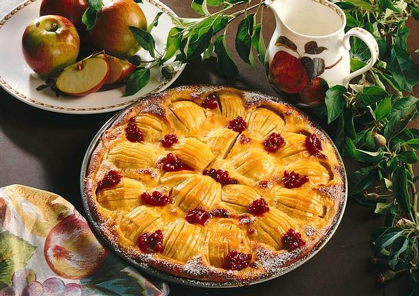Apfelwähe mit Schmand-Calvadosguss Rezept Apfelwähe mit Schmand-Calvadosguss Rezept