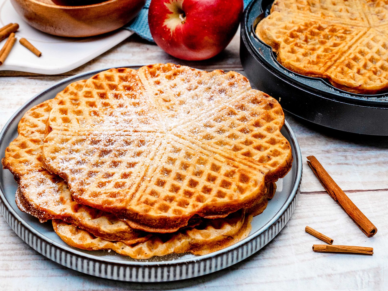 Saftige Apfelwaffeln Rezept | LECKER