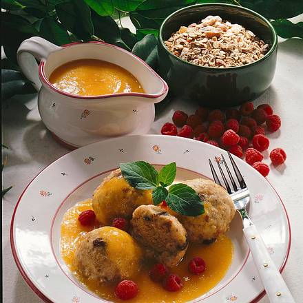 Aprikosen-Grieß-Klöße Rezept