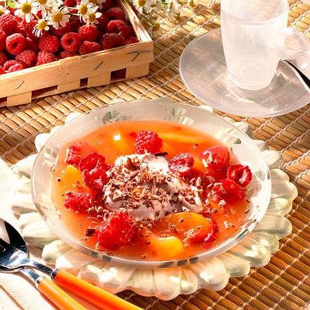Aprikosen-Himbeer-Grütze mit Quark Rezept Aprikosen-Himbeer-Grütze mit Quark Rezept
