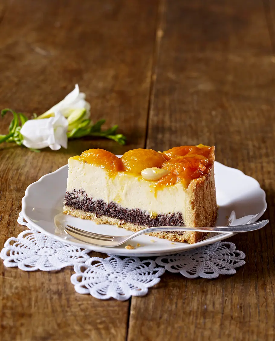 Aprikosen-Käsekuchen mit Mohn Rezept Aprikosen-Käsekuchen mit Mohn Rezept