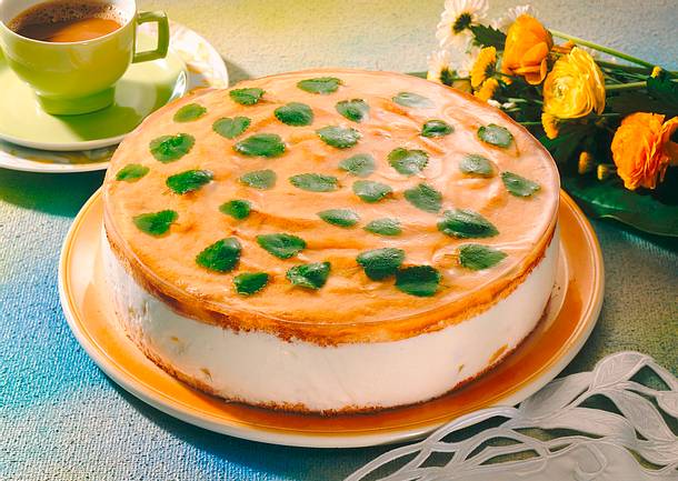 Aprikosen-Kefir-Torte Rezept Aprikosen-Kefir-Torte Rezept