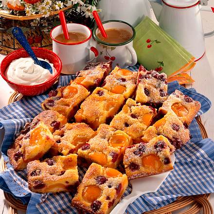 Aprikosen-Kirsch-Kuchen Rezept Aprikosen-Kirsch-Kuchen Rezept