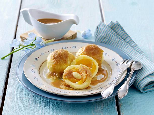 Aprikosen-Knödel mit Vanille-Karamell-Soße Rezept