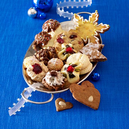 Aprikosen-Kokos-Kugeln Rezept Aprikosen-Kokos-Kugeln Rezept