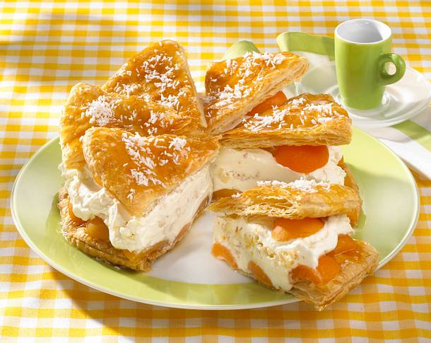 Aprikosen-Kokoscreme-Kuchen Rezept Aprikosen-Kokoscreme-Kuchen Rezept