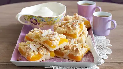Aprikosen-Kuchen mit Kokosstreuseln Rezept - Foto: LECKER @ Bauer Media Group