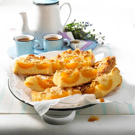 Aprikosen-Mandel-Kuchen Rezept