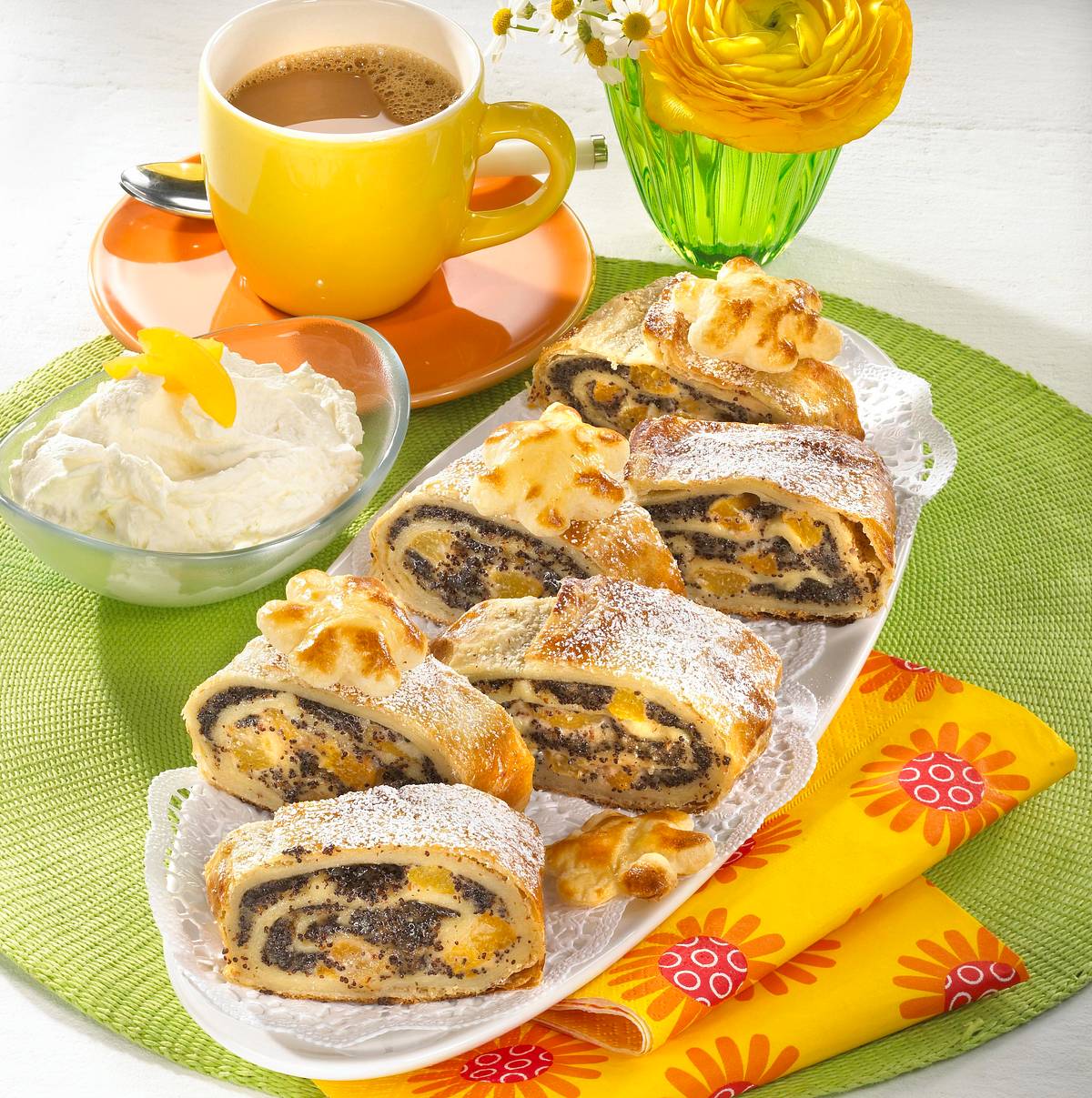 Aprikosen-Mohn-Marzipan-Strudel Rezept