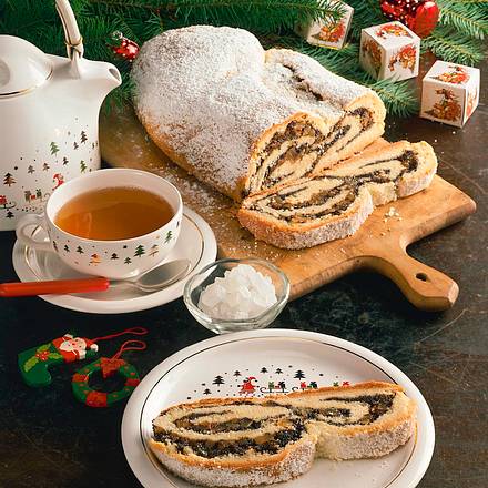 Aprikosen-Mohn-Stollen Rezept Aprikosen-Mohn-Stollen Rezept