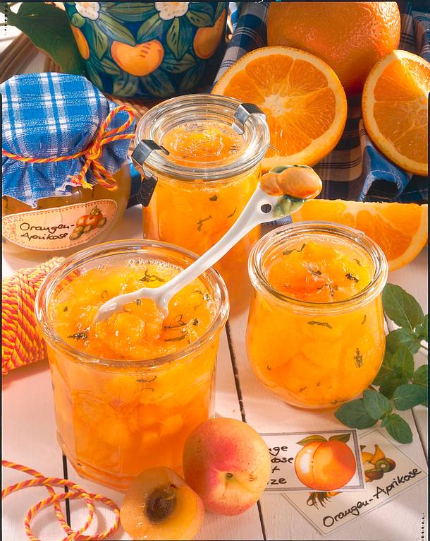 Aprikosen-Orangen-Marmelade mit Minze Rezept | LECKER