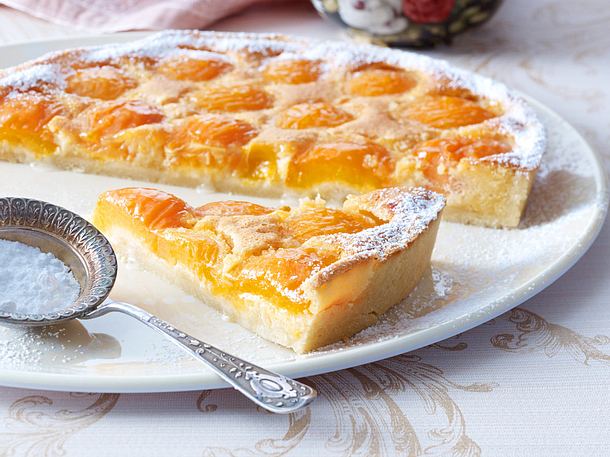 Aprikosen-Tarte mit Mandelcreme Rezept Aprikosen-Tarte mit Mandelcreme Rezept